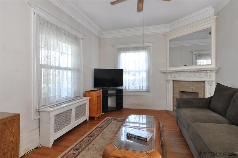 6 bedroom House For Sale: 404 Palisade.. - 2