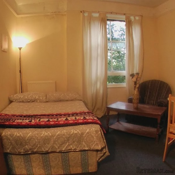 Nice And Warm Double Bedroom In Great..