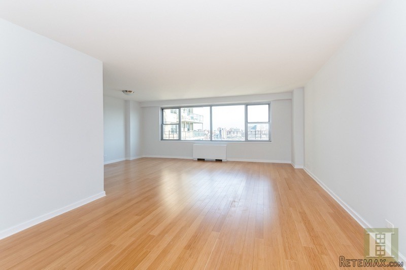 3 bedroom Apartment For Sale: 2500..