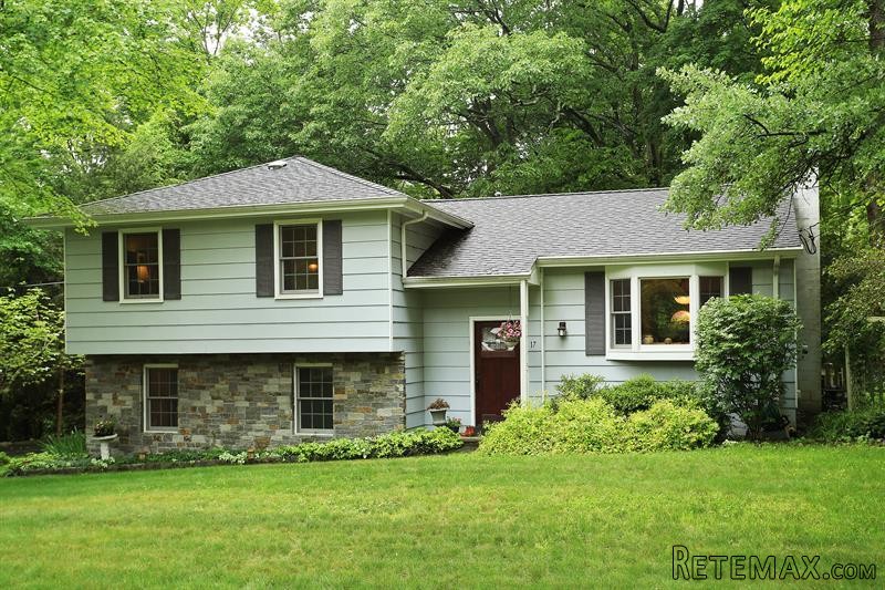 3 bedroom House For Sale: 17 Glen Wood..