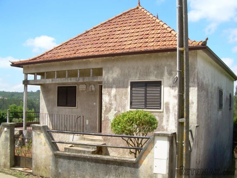 House partially renovated and large.. - 2