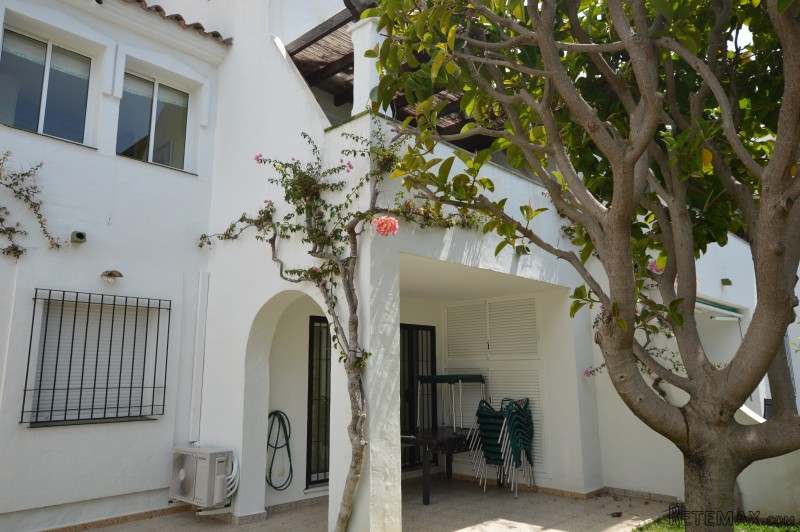 Spacious Duplex by the beach