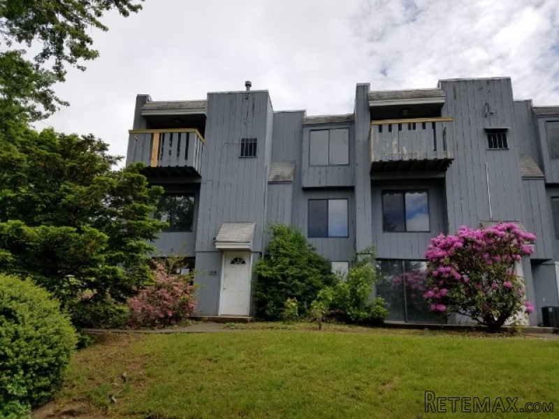 16 Cedar Court Unit D East Haven, CT..