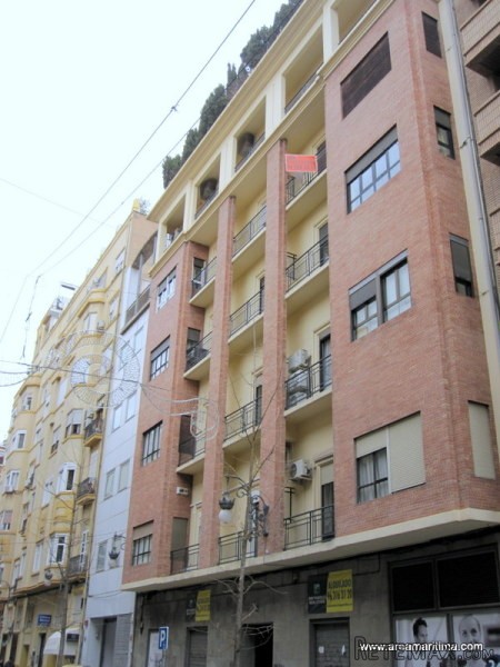 Sale of manor flat, with an area of 173..