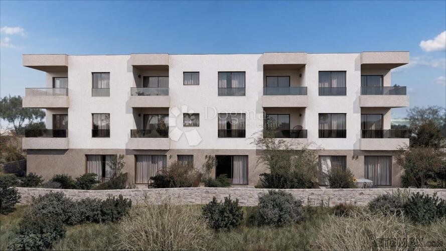 ATRAKTIVAN STAN S POGLEDOM NA MORE – VODICE - 3