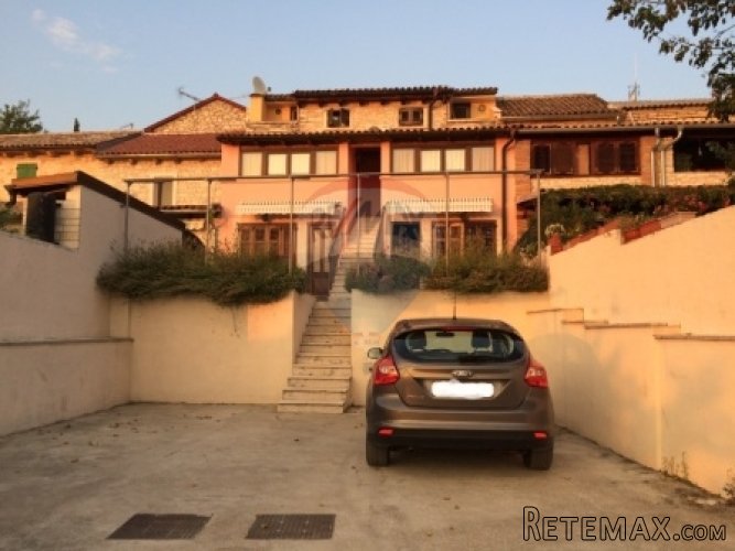 ROVINJ: APARTMANSKA KUĆA 9km OD GRADA