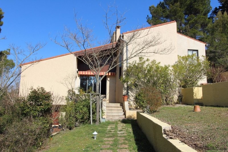 3 Bedroom Villa Set On 1 Acre With..