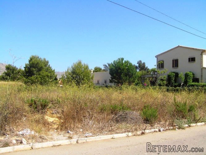1162m2 plot for sale in Llenaire with project of a 345m2..