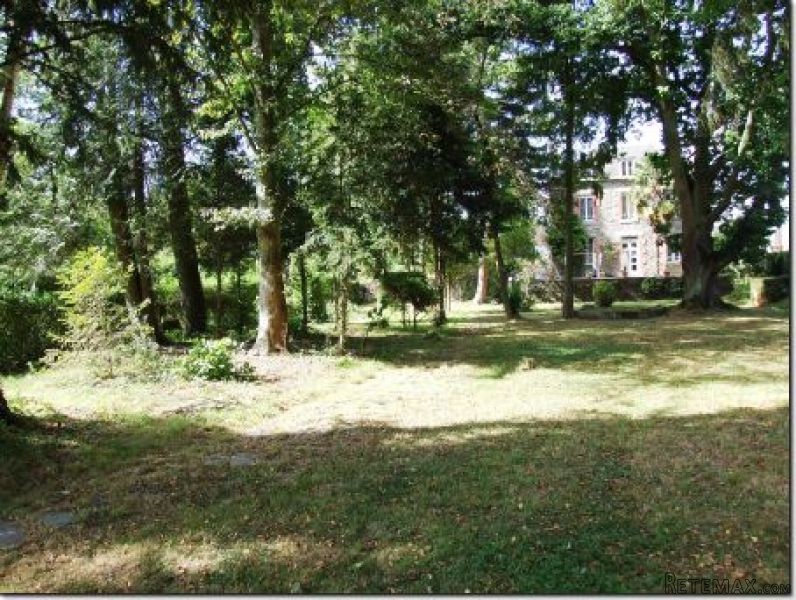 House Set in Mature Plot