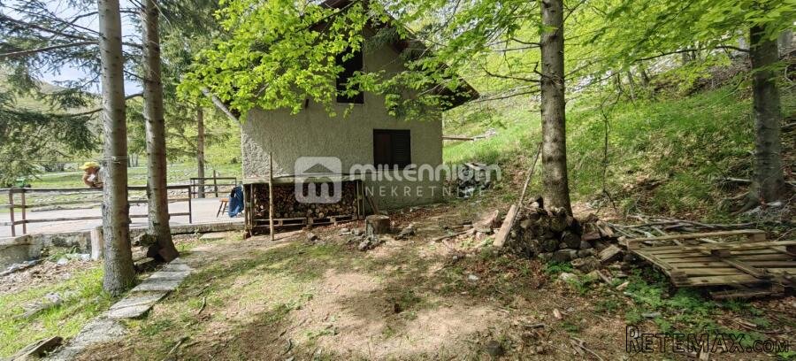 Platak, 40m2, vikendica s 7.611m2 okućnice
