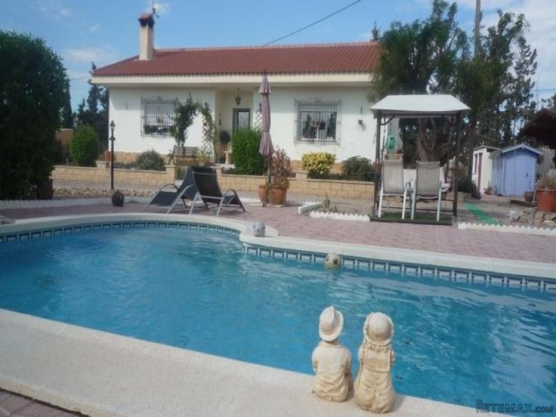 2 bedroom detached house for sale