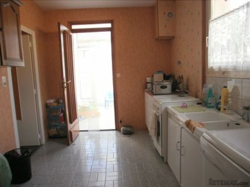 2 Bed Bungalow, Garage + Garden - 2
