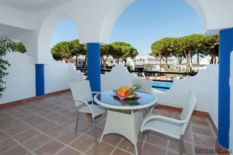 2 bedroom town house for sale