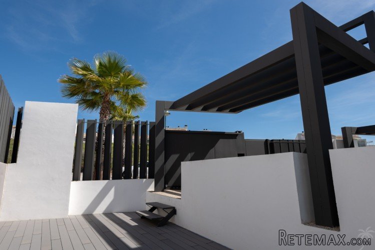 Beautiful small-scale new construction project in Torre del.. - 8