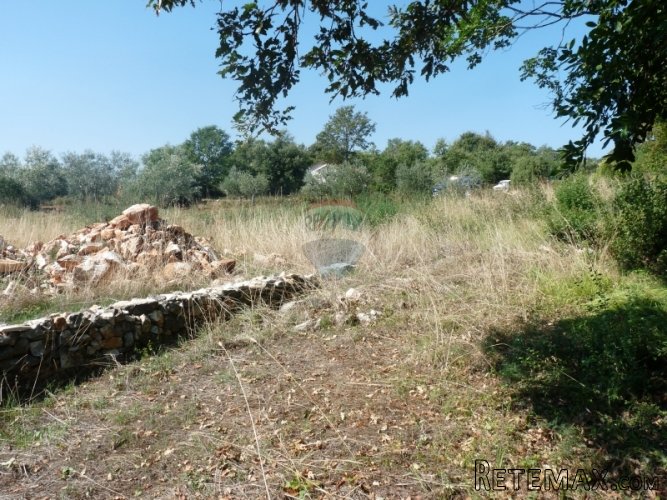KRNICA, građevinsko zemljište od 1600 m2