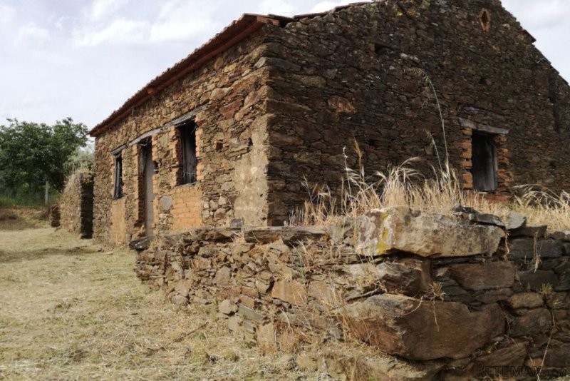 Stone Property To Rebuild Near The..