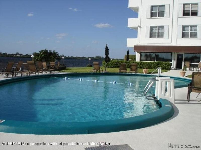 2840 S Ocean Blvd #309, Palm Beach, FL..