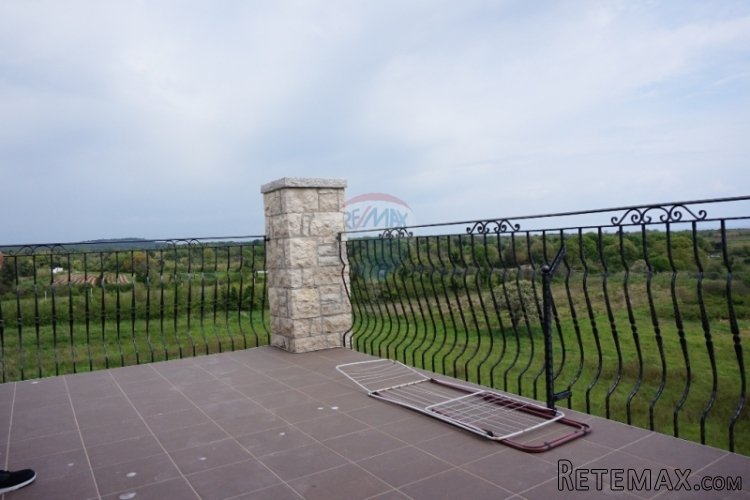 VELIKI NOVI APARTMAN S POGLEDOM NA MORE - 3