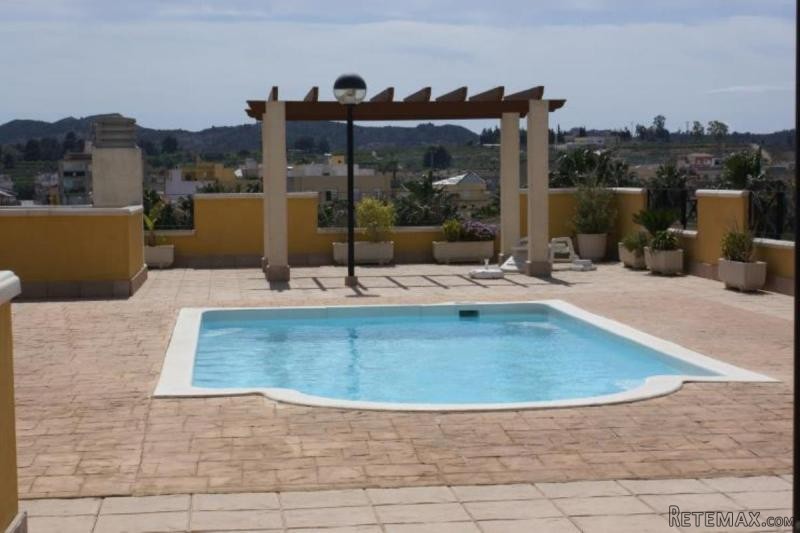 3 Bedrooms Apartment with roof top pool..