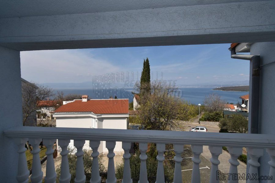 Apartman s prekrasnim pogledom na more!! Njivice! - 2