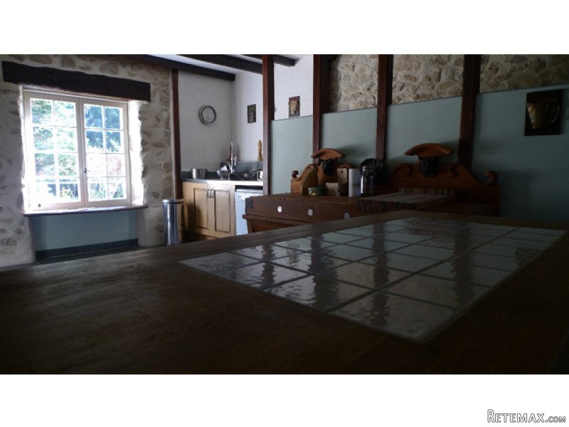 Beautifull Secluded Stone Property.. - 2