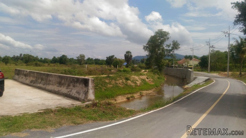 Lakeside 20 Rai Prime Development Land..