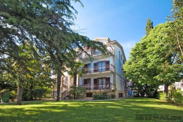 Umag, apartmanska kuća sa uhodanim poslom.