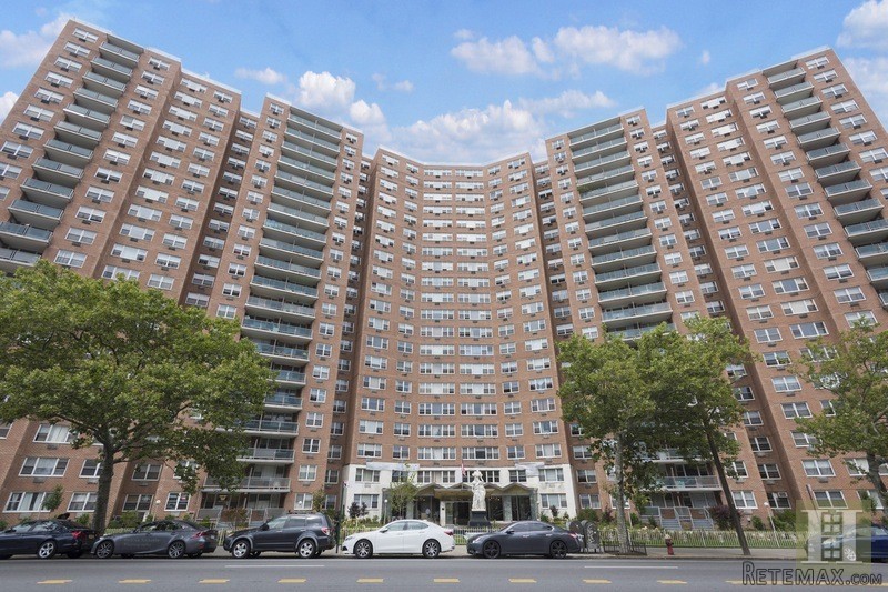 3 bedroom Apartment For Sale: 1655..