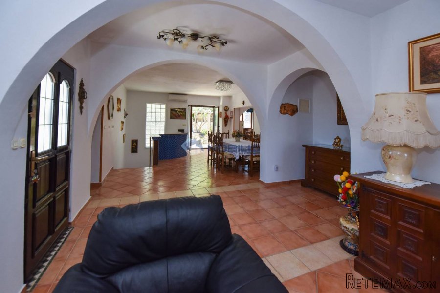 Pag, samostojeća kuća 500m2, 4 apartmana, okućnica 500m2 - 14
