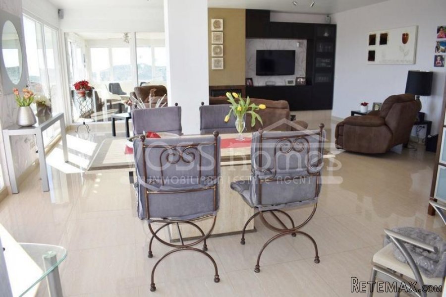 This is a stunning, unique, quality built WOW property with.. - 14