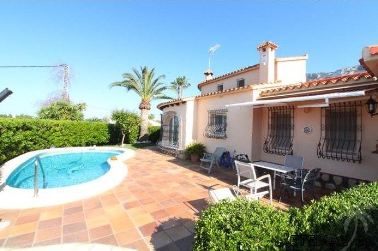 Charming villa with private pool for sale in a nice area of..