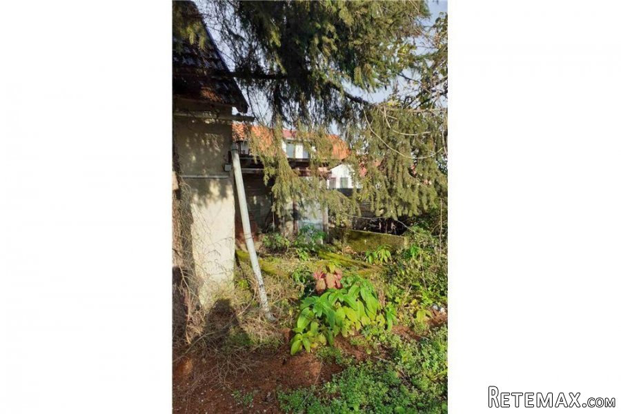 Gorrnji Kućan kuća za renoviranje - 15