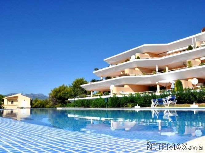 Spectacular spacious 3-bedroom apartment located in a quiet..