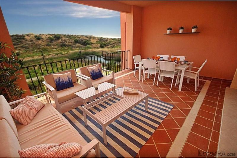 3 bedroom town house for sale