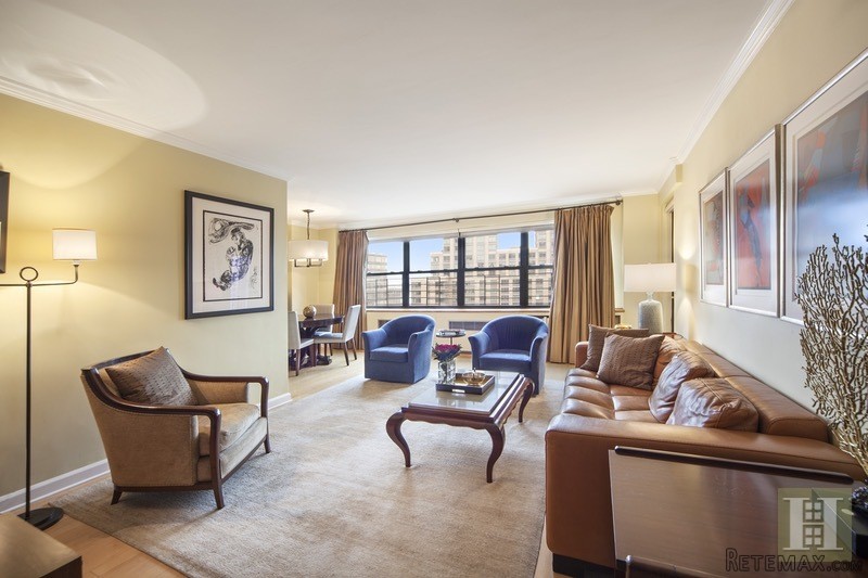3 bedroom Apartment For Sale: 165 WEST..