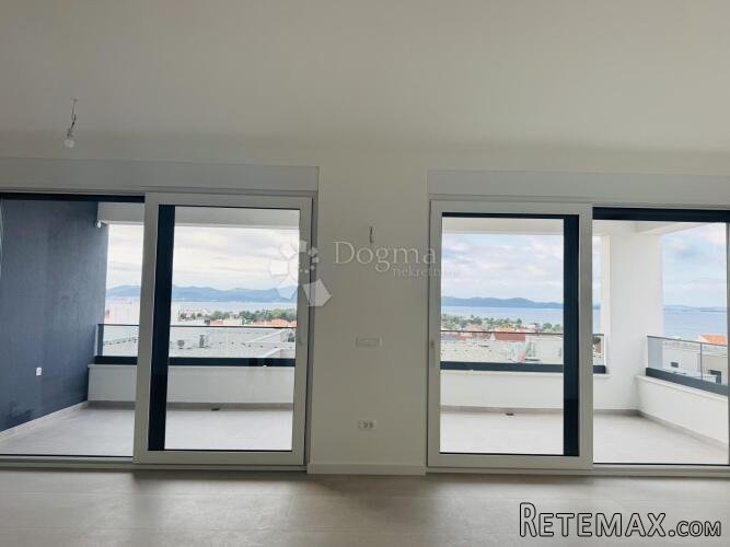 DIKLOVAC | PENTHOUSE S KROVNOM TERASOM, POGLED NA MORE - 2