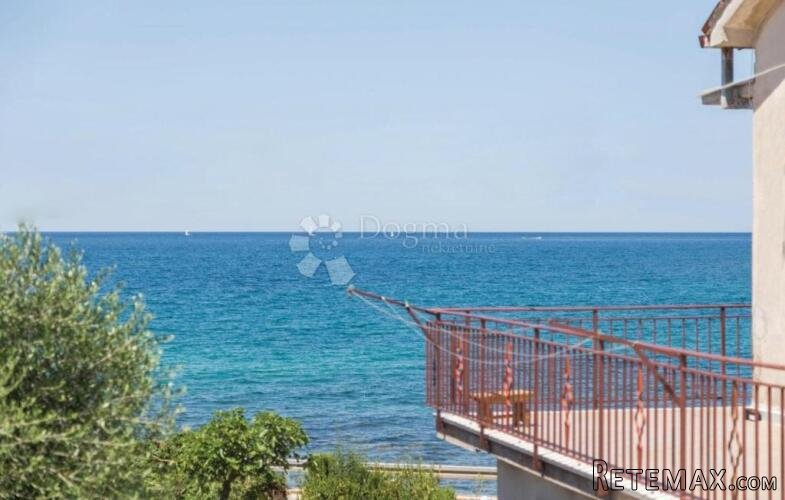 Umag okolica, kamena kuća 2 red mora - 2