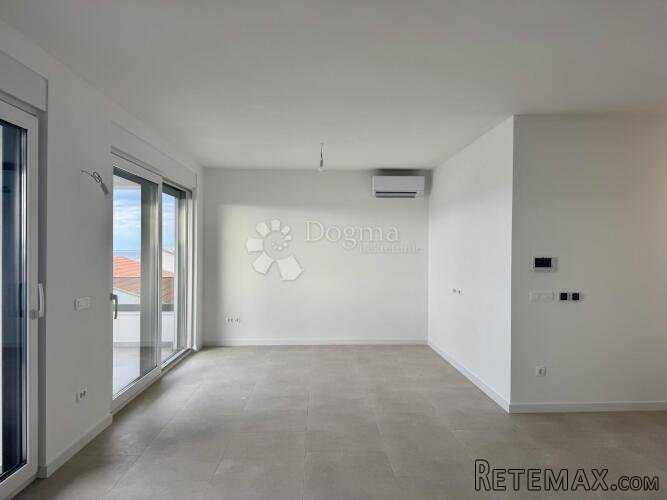 DIKLOVAC | PENTHOUSE S KROVNOM TERASOM, POGLED NA MORE - 3
