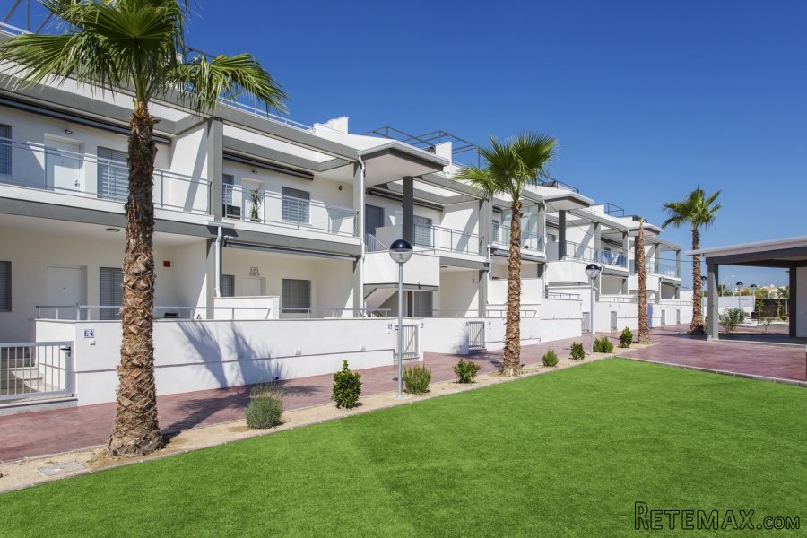 Los bungalow se ubican en un complejo residencial en Playa.. - 4