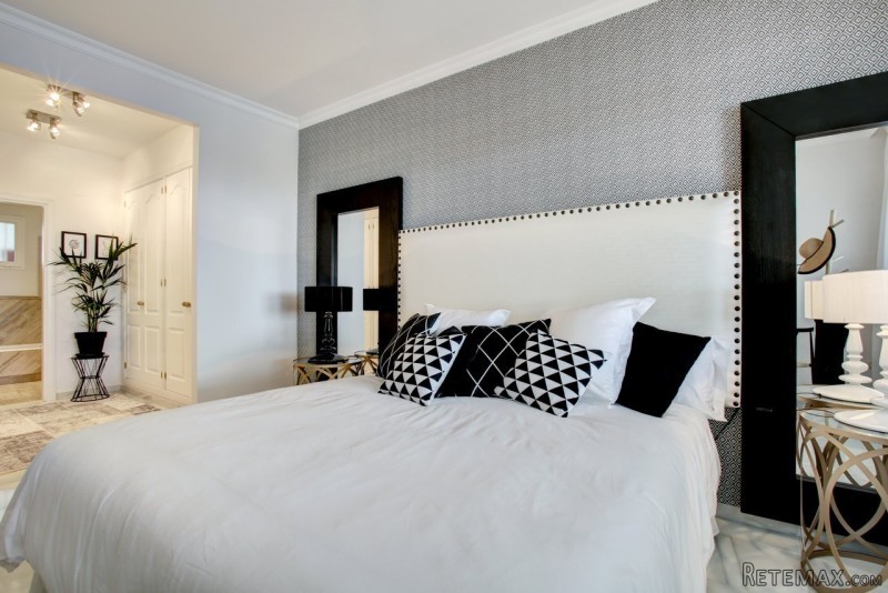 Beachside Luxury Apartment With Sea..