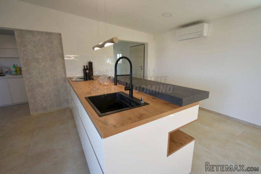 Luksuzni penthouse s krovnim bazenom i otvorenim pogledom.. - 6