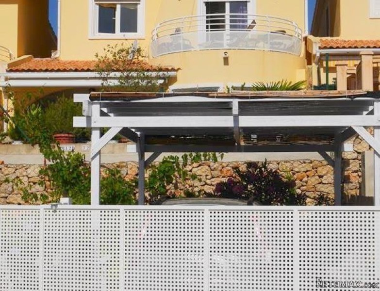 V1565 - Spacious 3 Bedroom, 2 Bathroom..