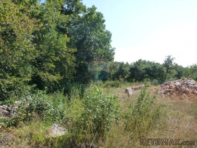 KRNICA, građevinsko zemljište od 1600 m2 - 4