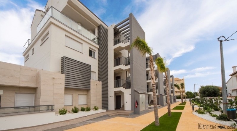V1582 - New Construction Modern.. - 2