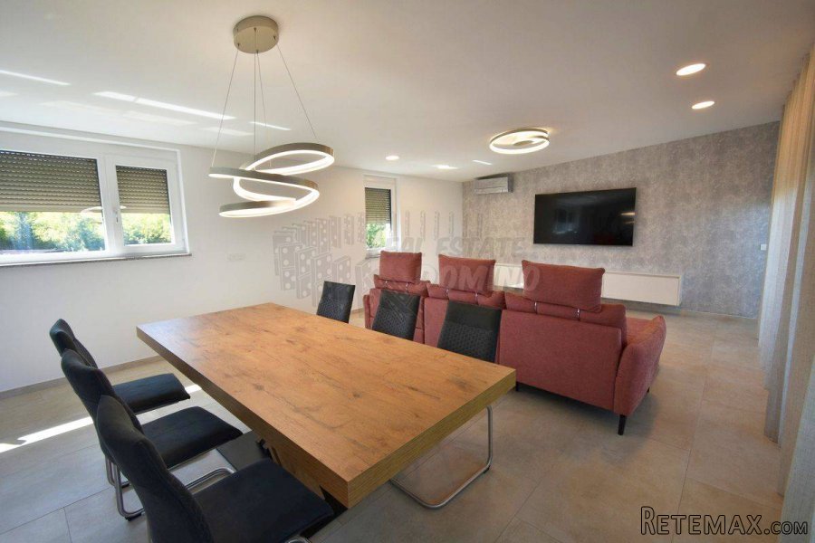 Luksuzni penthouse s krovnim bazenom i otvorenim pogledom.. - 9