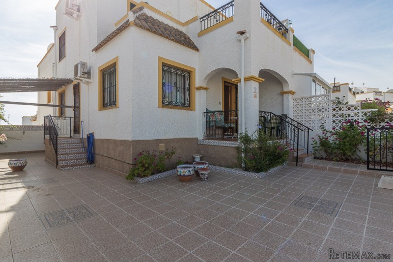 3 Bedrooms - Property - Alicante - For..