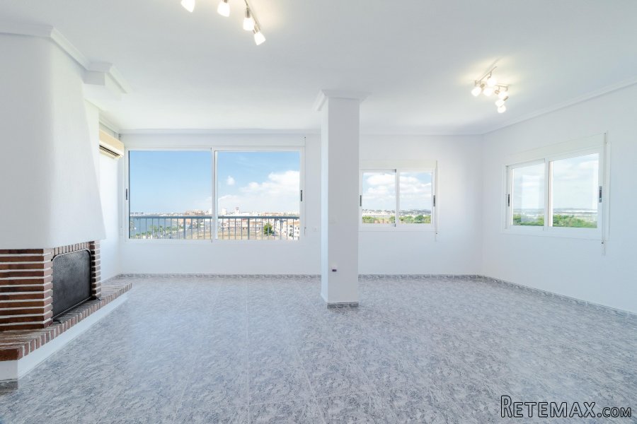 Ático dúplex en Torrevieja, en la zona de Playa de los N.. - 2