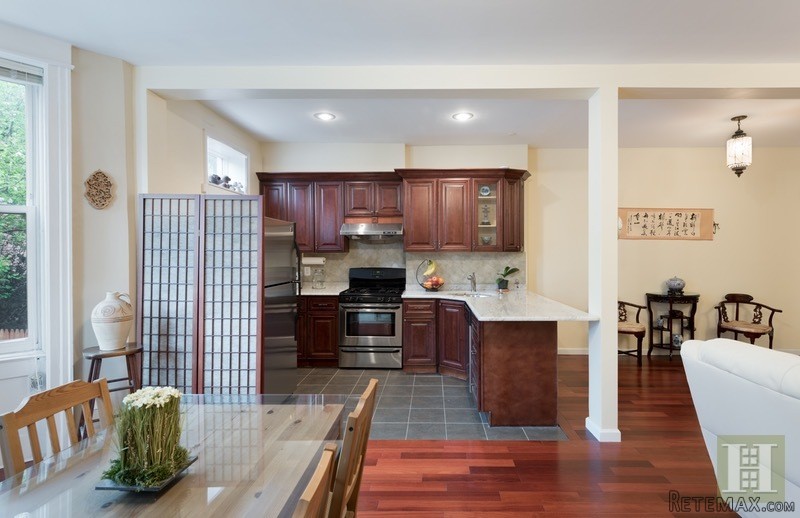 6 bedroom Town House For Sale: 6034.. - 2