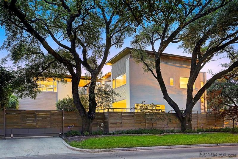 4 bedroom House For Sale: 4001 Essex.. - 2