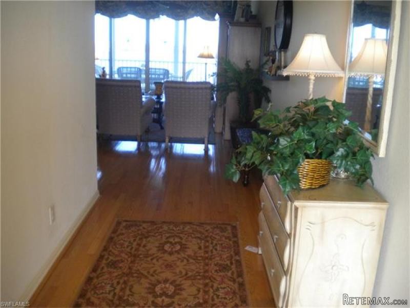 2 bedroom Condominium For Sale: Fort.. - 2